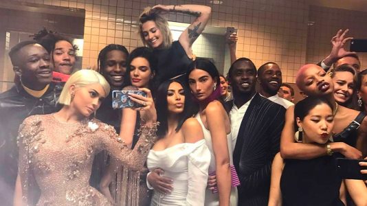 Met Gala Bathroom Selfies